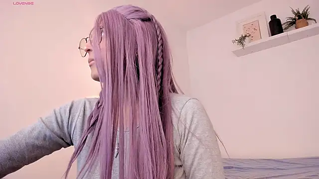 Miluu dh online show from December 20, 2025, 2:13 pm