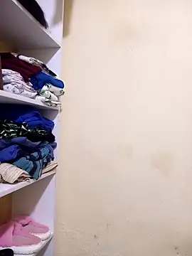 honeypot224 online show from April 16, 2026, 4:24 am