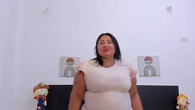 BWW-CINDY11 online show from November 19, 2025, 7:25 pm