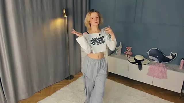 PhillisEsplin online show from November 20, 2025, 8:08 pm