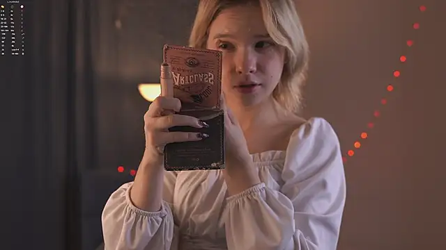 PhillisEsplin online show from December 15, 2025, 7:29 pm