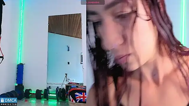 Snapshot of scarlett_fire5 chatting on April 23, 2026, 5:26 pm scarlett fire5 online show from April 23, 2026, 5:26 pm