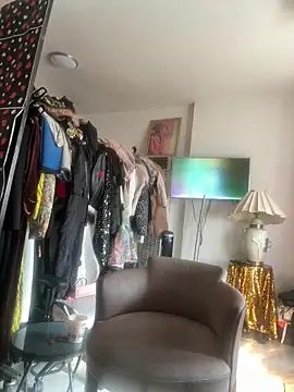 Motherbigbus online show from March 19, 2026, 4:55 pm