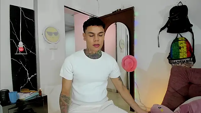 Snapshot of xavier-blake chatting on November 15, 2025, 11:54 pm xavier-blake online show from November 15, 2025, 11:54 pm