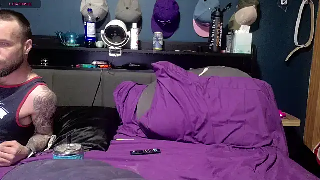 lovecoupleqc online show from April 14, 2026, 5:13 am