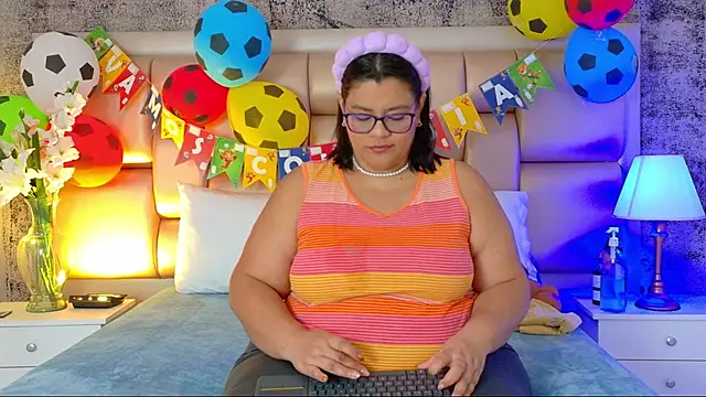 SelennaCooper online show from June 20, 2026, 12:08 pm