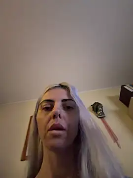 feliciafelon online show from April 17, 2026, 11:52 pm