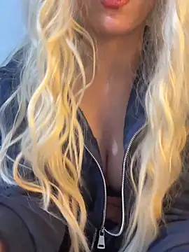 Manolya3434 online show from November 17, 2025, 6:24 pm