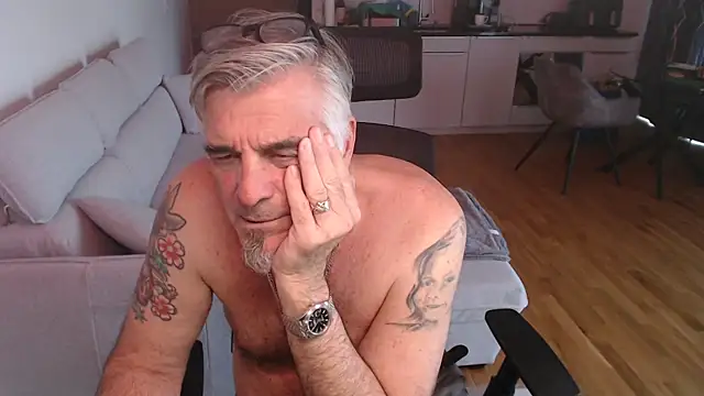 Buidapest online show from April 6, 2026, 4:52 pm