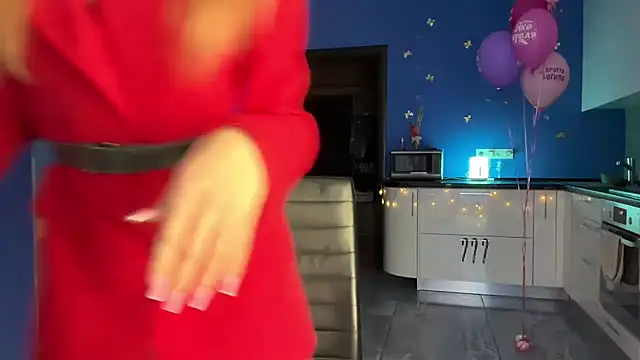 Jolienne online show from December 21, 2025, 9:00 pm