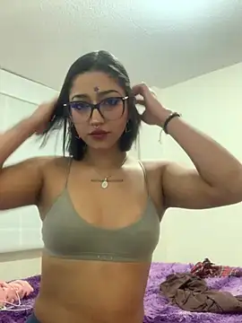 Snapshot of LilithMonette chatting on April 28, 2026, 1:04 am LilithMonette online show from April 28, 2026, 1:04 am