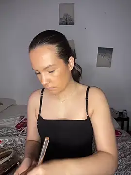 Sandrasnoww online show from December 19, 2025, 12:56 pm