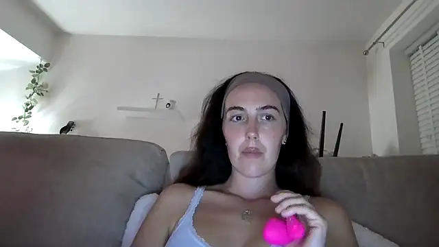 mollyplaysxo online show from June 21, 2026, 9:39 pm