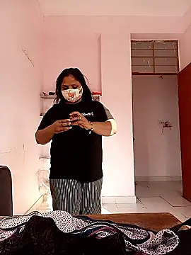 CUTE-LOVE-SWEETS online show from February 1, 2026, 4:11 am