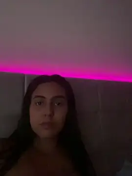 Amandinhaa01 online show from November 25, 2025, 2:50 pm