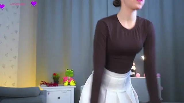 Snapshot of SanjuanitaNaser chatting on November 19, 2025, 1:00 pm SanjuanitaNaser online show from November 19, 2025, 1:00 pm