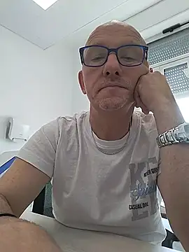 Robyxblu1 online show from August 6, 2026, 10:39 am