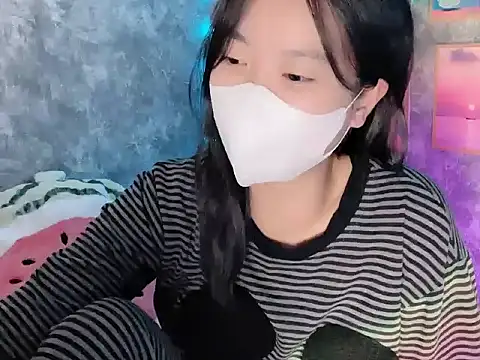 Hellen2999 online show from November 28, 2025, 3:58 pm