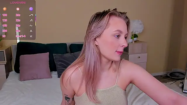 KiraRuiz online show from February 5, 2026, 1:21 am