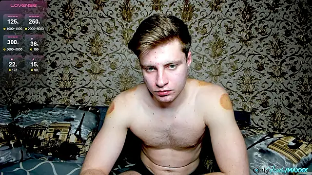 Maxhornyblondieman online show from March 17, 2026, 4:43 pm