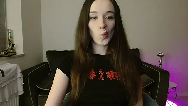 Tinybutt5368 online show from February 12, 2026, 6:25 pm