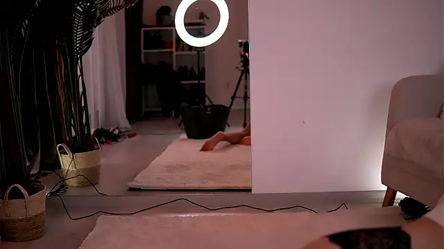 LuvCaprice online show from March 18, 2026, 11:08 pm