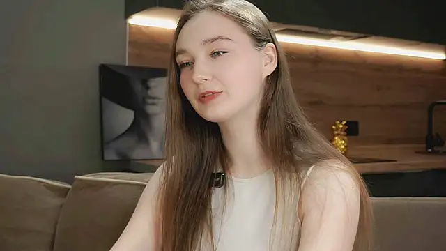 Snapshot of Eliravelvet chatting on November 18, 2025, 6:12 pm Eliravelvet online show from November 18, 2025, 6:12 pm