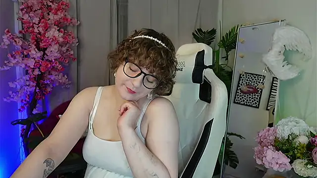 melissa   moore online show from November 21, 2025, 6:01 am