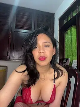 Snapshot of Esmerald_1111 chatting on February 6, 2026, 10:29 am Esmerald 1111 online show from February 6, 2026, 10:29 am