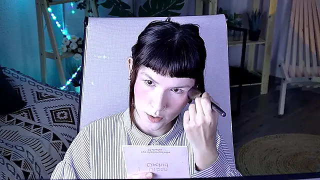 RickiOwens online show from December 4, 2025, 8:12 am