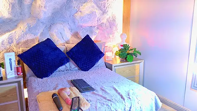 bella mush online show from April 17, 2026, 4:10 pm