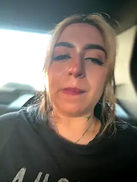 VeloraVyxen  online show from November 22, 2025, 9:03 pm