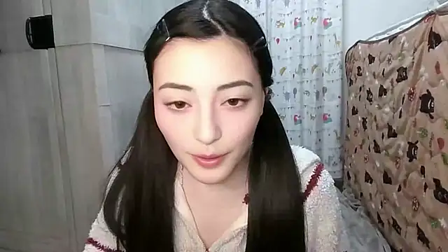 kaede 2112 online show from March 3, 2026, 1:28 pm