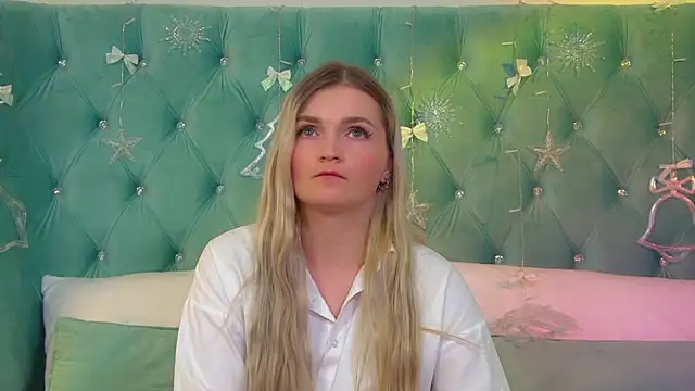 AnnyRaii online show from December 2, 2025, 6:30 am