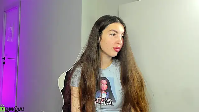 Snapshot of LiraRevery chatting on December 1, 2025, 2:49 am LiraRevery online show from December 1, 2025, 2:49 am