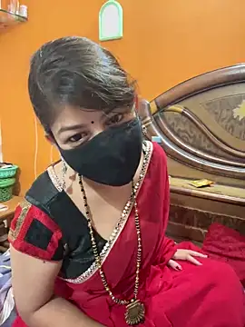 cutestpearl online show from May 24, 2026, 5:51 pm