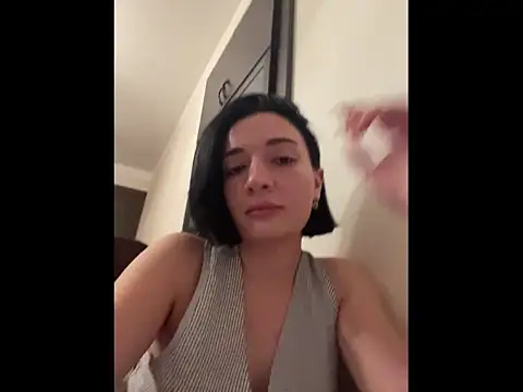 Snapshot of Pineapple chatting on November 21, 2025, 5:33 pm Pineapple online show from November 21, 2025, 5:33 pm