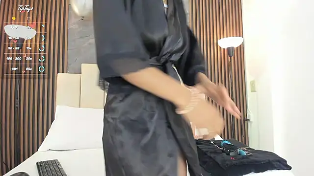 catiusca reyes 03 online show from January 8, 2026, 5:48 pm