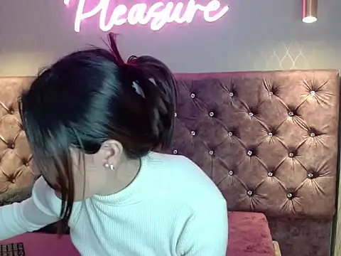 CataleyaDamourx online show from December 16, 2025, 11:26 am