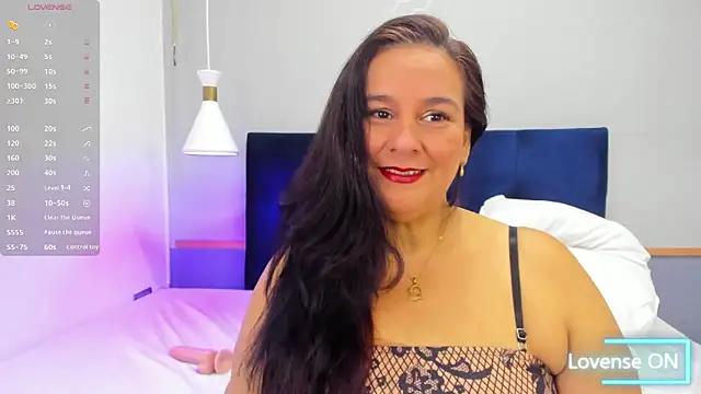 Snapshot of Sharlotte_BBW_ chatting on December 18, 2025, 11:49 am Sharlotte BBW online show from December 18, 2025, 11:49 am