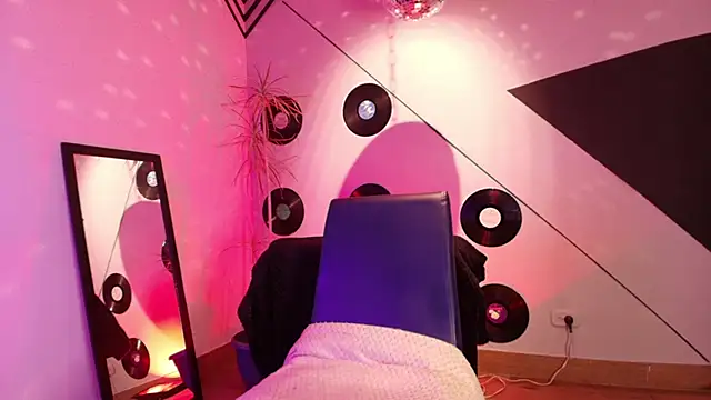 goddess julieta online show from February 9, 2026, 7:29 pm