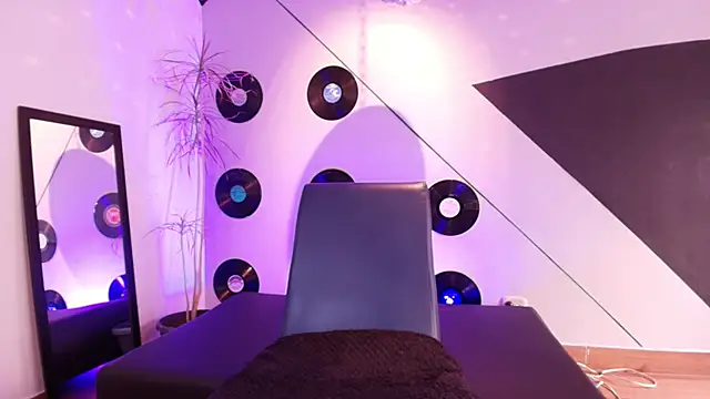 goddess julieta online show from February 13, 2026, 7:10 pm