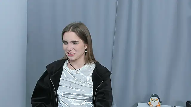 RozanneJordan online show from November 22, 2025, 3:11 pm