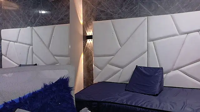 pettymoon1 online show from November 26, 2025, 11:33 am