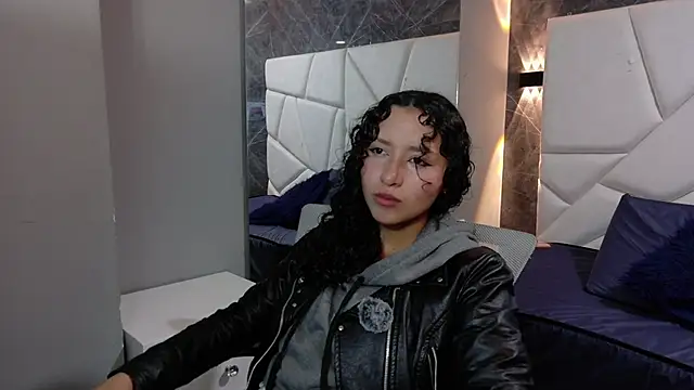 pettymoon1 online show from November 29, 2025, 11:35 am