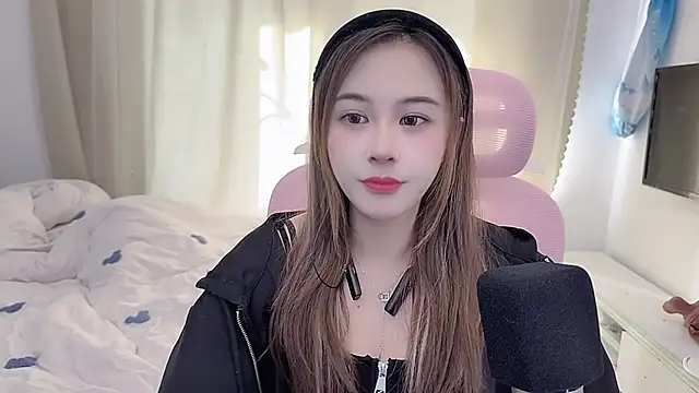 TTtia  online show from December 17, 2025, 1:11 am