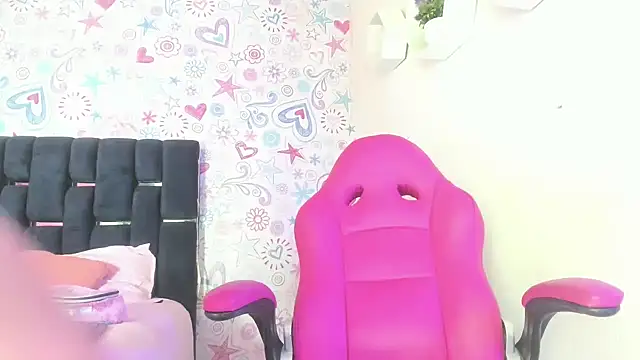 ISA RIVAS online show from December 14, 2025, 12:32 pm