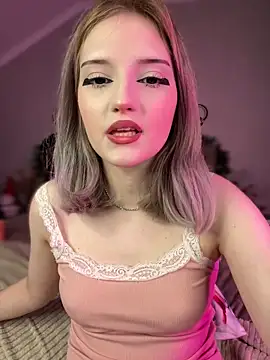 YunnaTyan online show from December 13, 2025, 7:53 pm