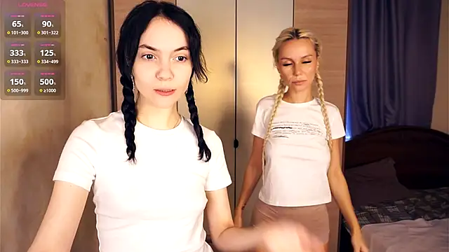 LorrieWilcinski online show from December 21, 2025, 6:53 am