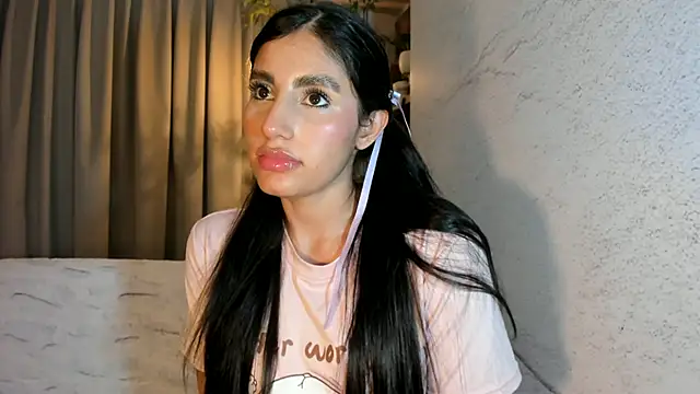 IsabelaStefano online show from July 17, 2026, 3:24 am